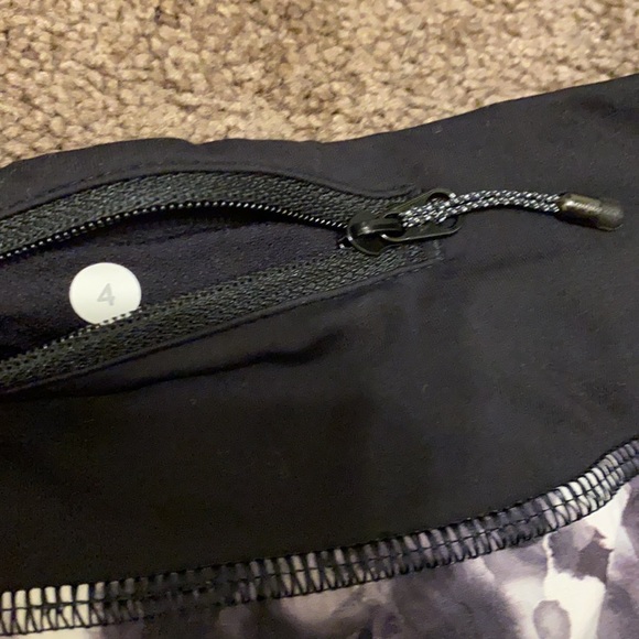 Lululemon Floral Speed Shorts - Picture 5 of 6